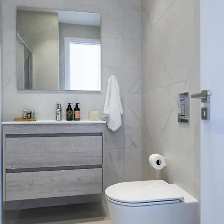 360 Nicosia-3 Bedrooms Exclusive Panoramic View Διαμέρισμα *