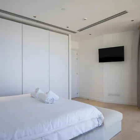 360 Nicosia-3 Bedrooms Exclusive Panoramic View Apartment Nicosia